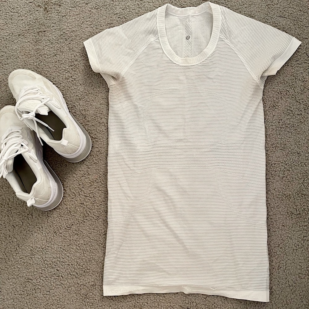 Lululemon athletic t shirt